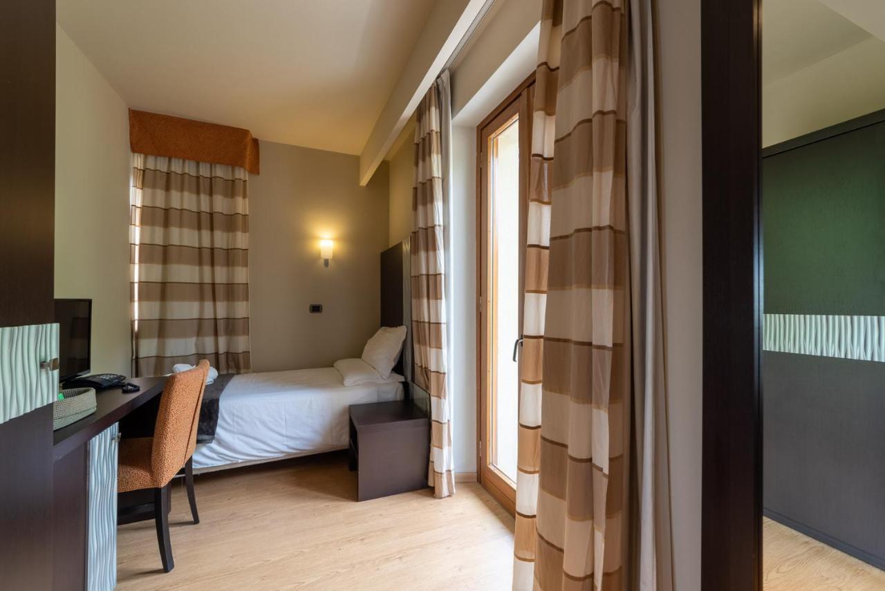 Hotel Ristorante San Carlo Arona Zewnętrze zdjęcie