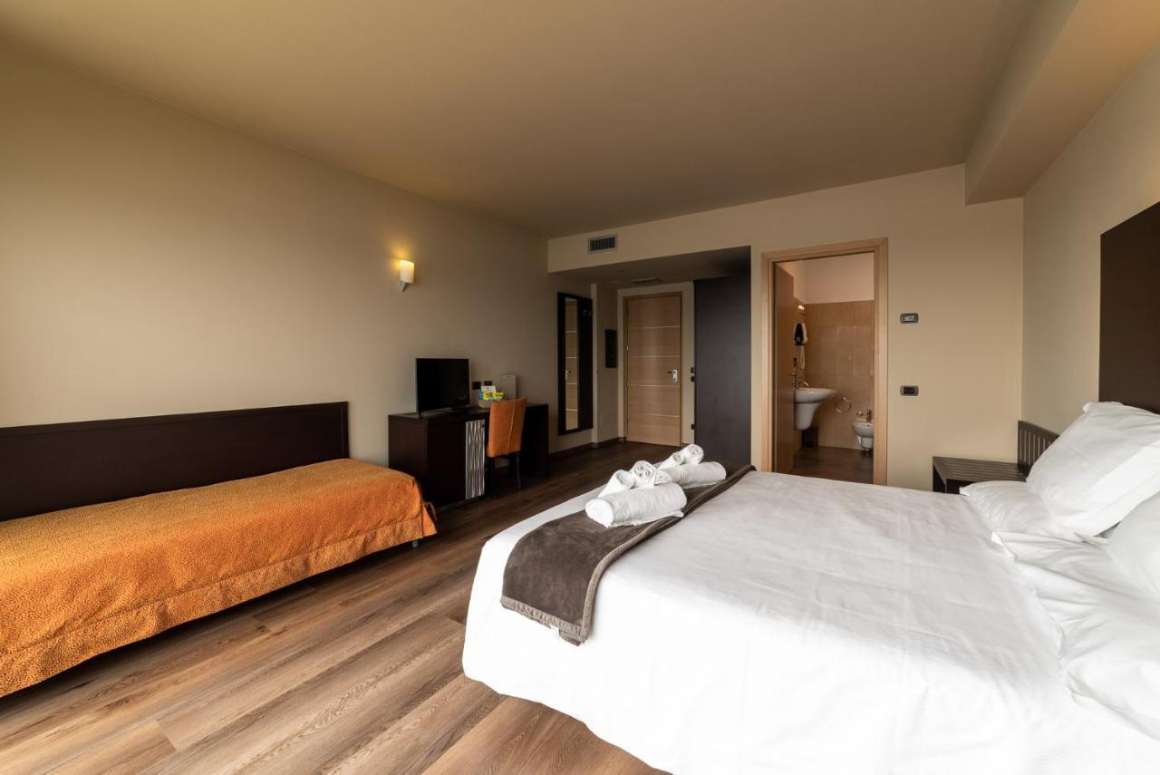 Hotel Ristorante San Carlo Arona Zewnętrze zdjęcie
